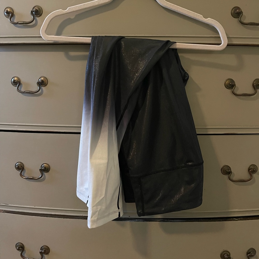 Zyia Black and White Ombre metallic Light n Tight 7/8
24”
